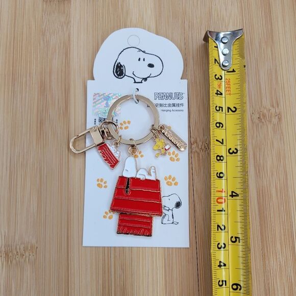 Brand New Peanuts Snoopy House Keychain - Picture 5 of 7